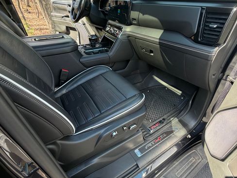 Used 2022 GMC Sierra 1500 AT4X image 10