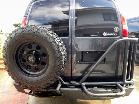 Used 2017 Chevrolet Express 3500 LT w/ LT Preferred Equipment Group image 2