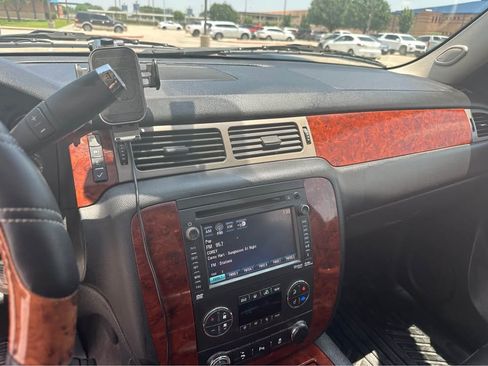 Used 2012 Chevrolet Tahoe LTZ image 13