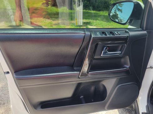 Used 2016 Toyota 4Runner Trail image 8