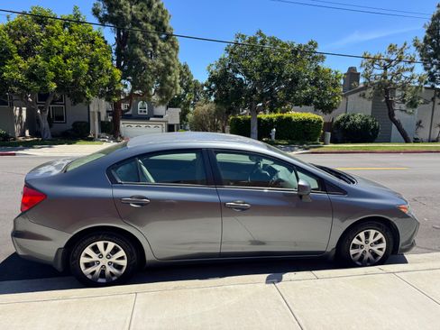 Used 2012 Honda Civic LX image 1