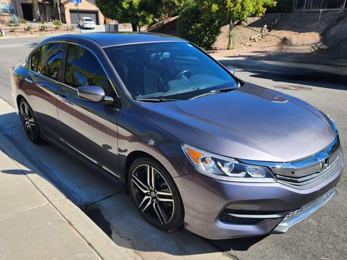 Used 2017 Honda Accord Sport image 29