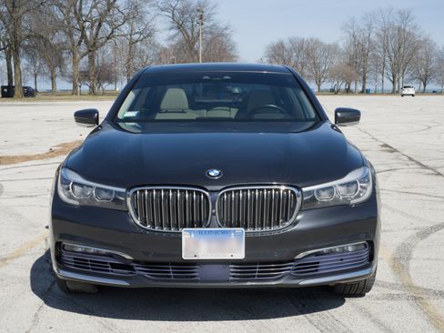 Used 2017 BMW 740i xDrive image 11