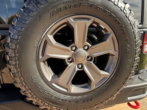 Used 2018 Jeep Wrangler Unlimited Rubicon image 23