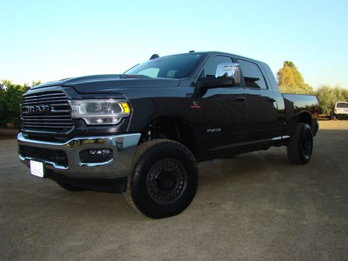Used 2023 RAM 3500 Laramie AWD/4WD image 2