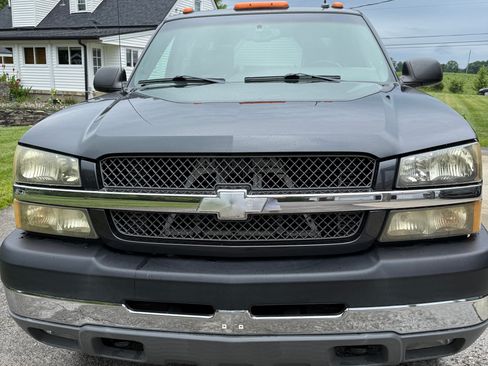 Used 2003 Chevrolet Silverado 2500 LT AWD/4WD image 4