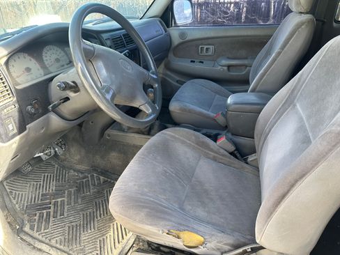 Used 2001 Toyota Tacoma Limited image 6