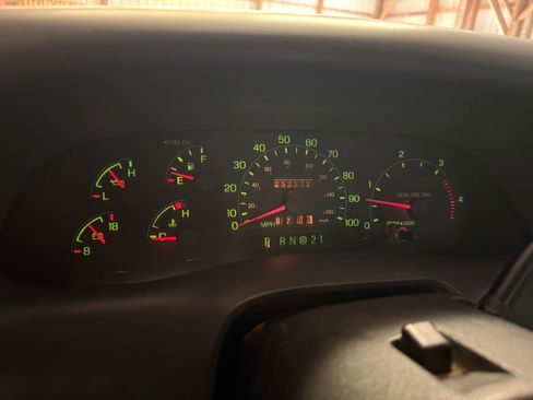 Used 2000 Ford F350 4x4 Regular Cab Super Duty image 17