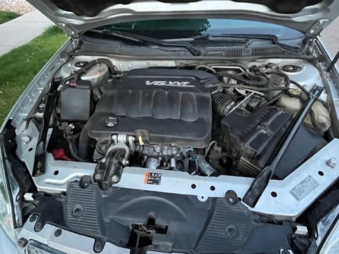 Used 2014 Chevrolet Impala LT w/ LT Sunroof Package FWD image 6