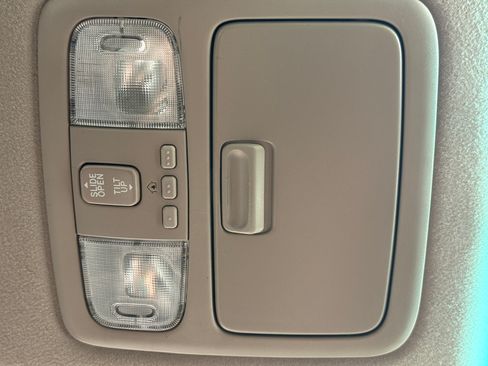 Used 2004 Toyota 4Runner Limited image 19