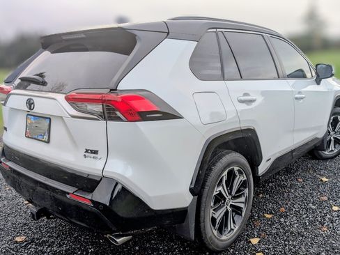 Used 2025 Toyota RAV4 XSE image 5