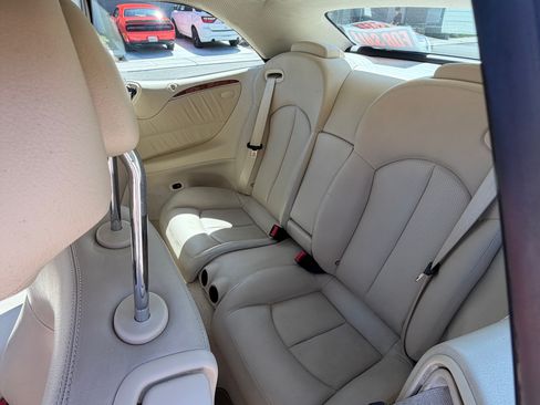 Used 2005 Mercedes-Benz CLK 320 Cabriolet image 11