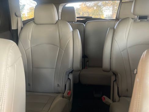 Used 2020 Buick Enclave Premium w/ Sun and Sites Package image 12