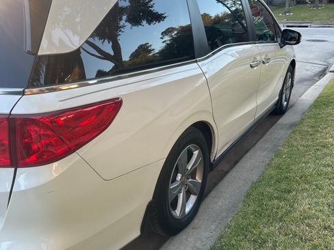 Used 2018 Honda Odyssey EX-L image 1