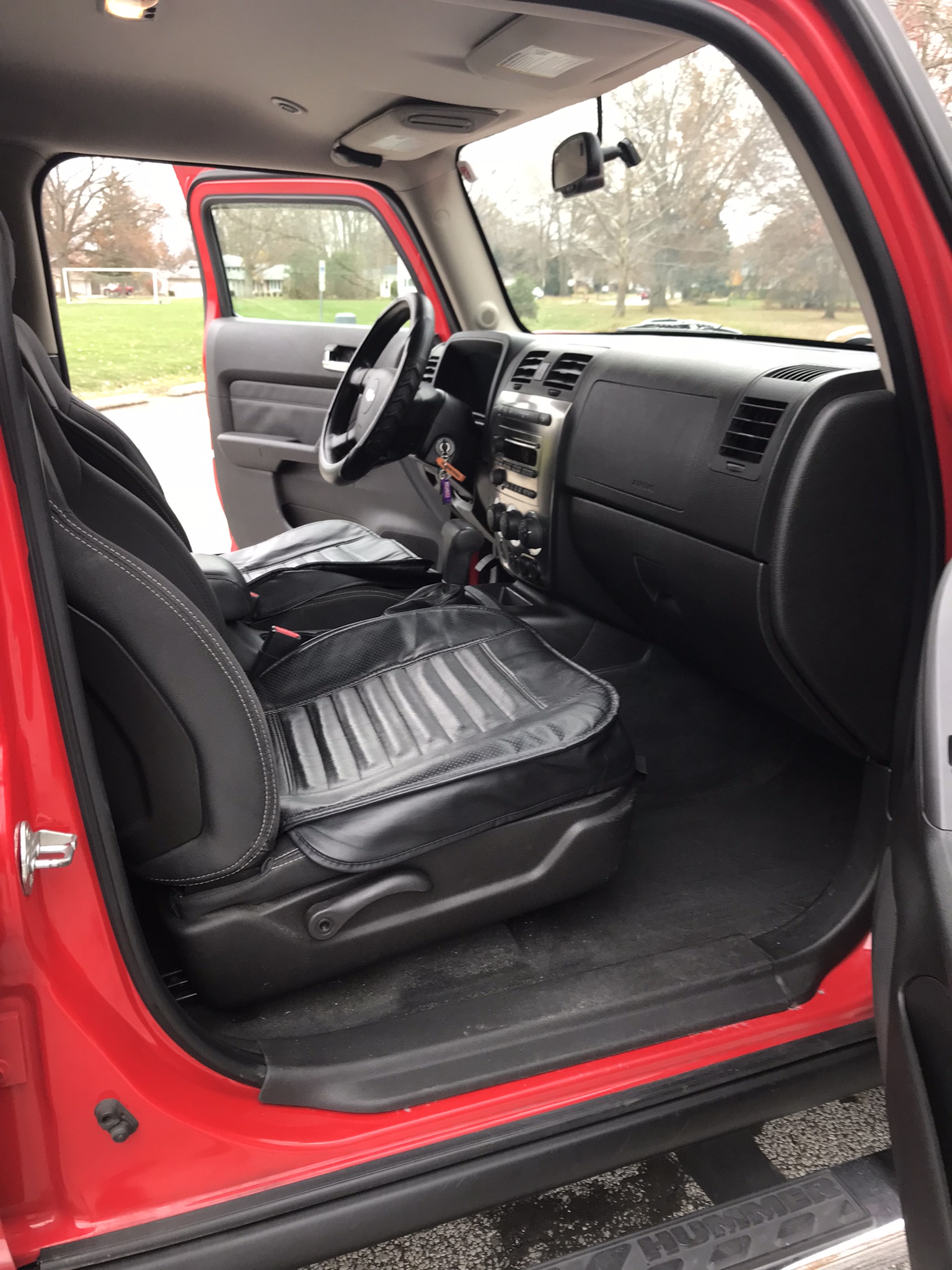 Used 2009 HUMMER H3T w/ Appearance Package AWD/4WD image 13