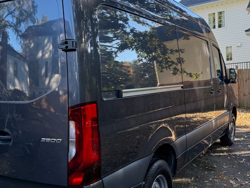 Used 2023 Mercedes-Benz Sprinter 3500 image 8