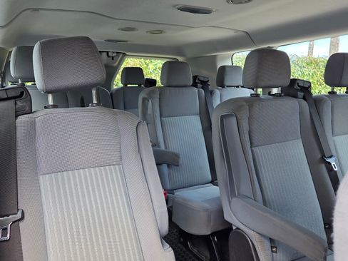 Used 2017 Ford Transit 350 XLT image 6