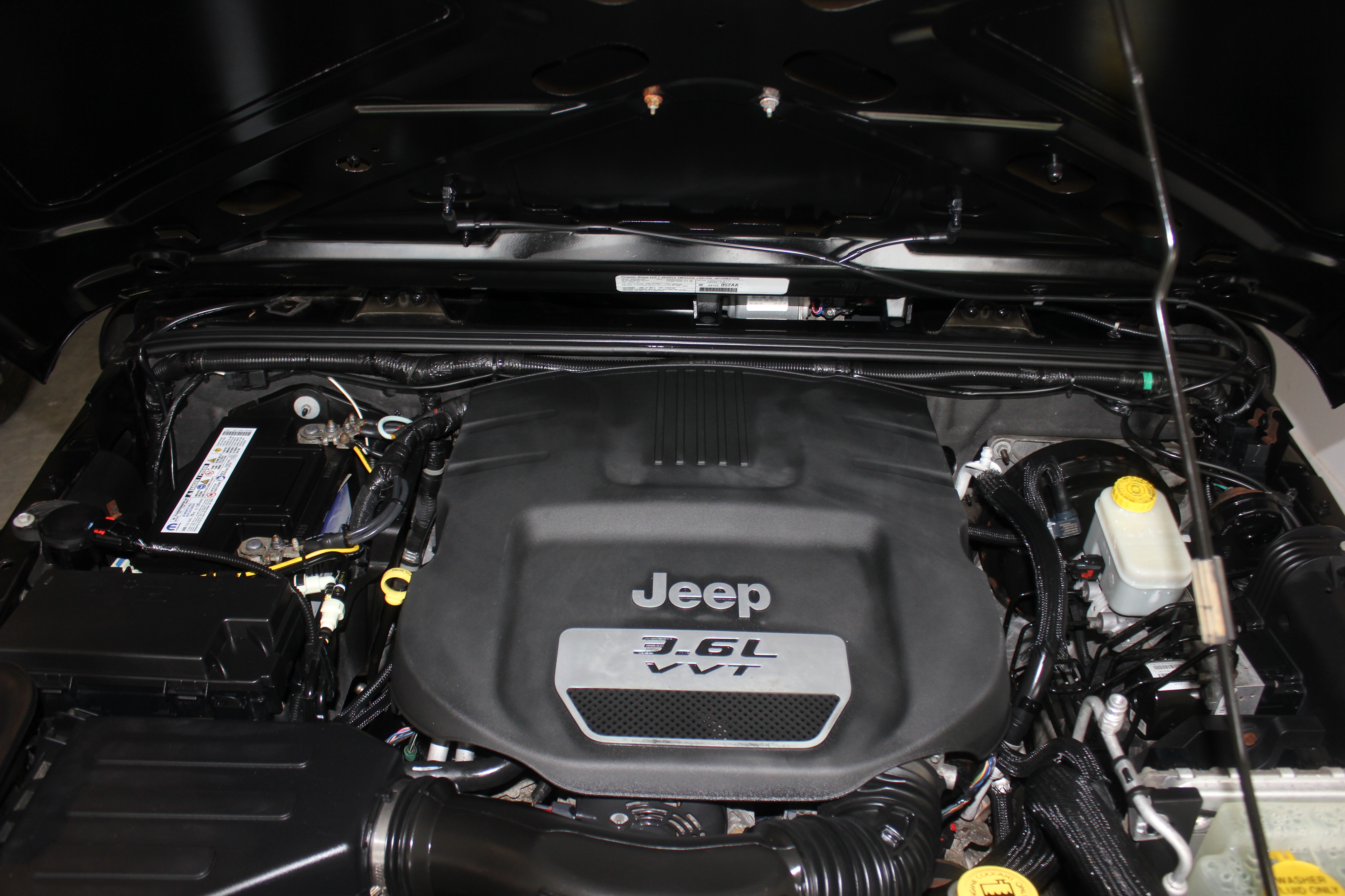 Used 2013 Jeep Wrangler Sport AWD/4WD image 22