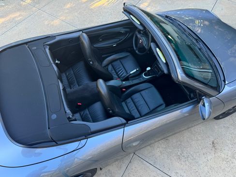 Used 2001 Porsche 911 Carrera 4 image 4