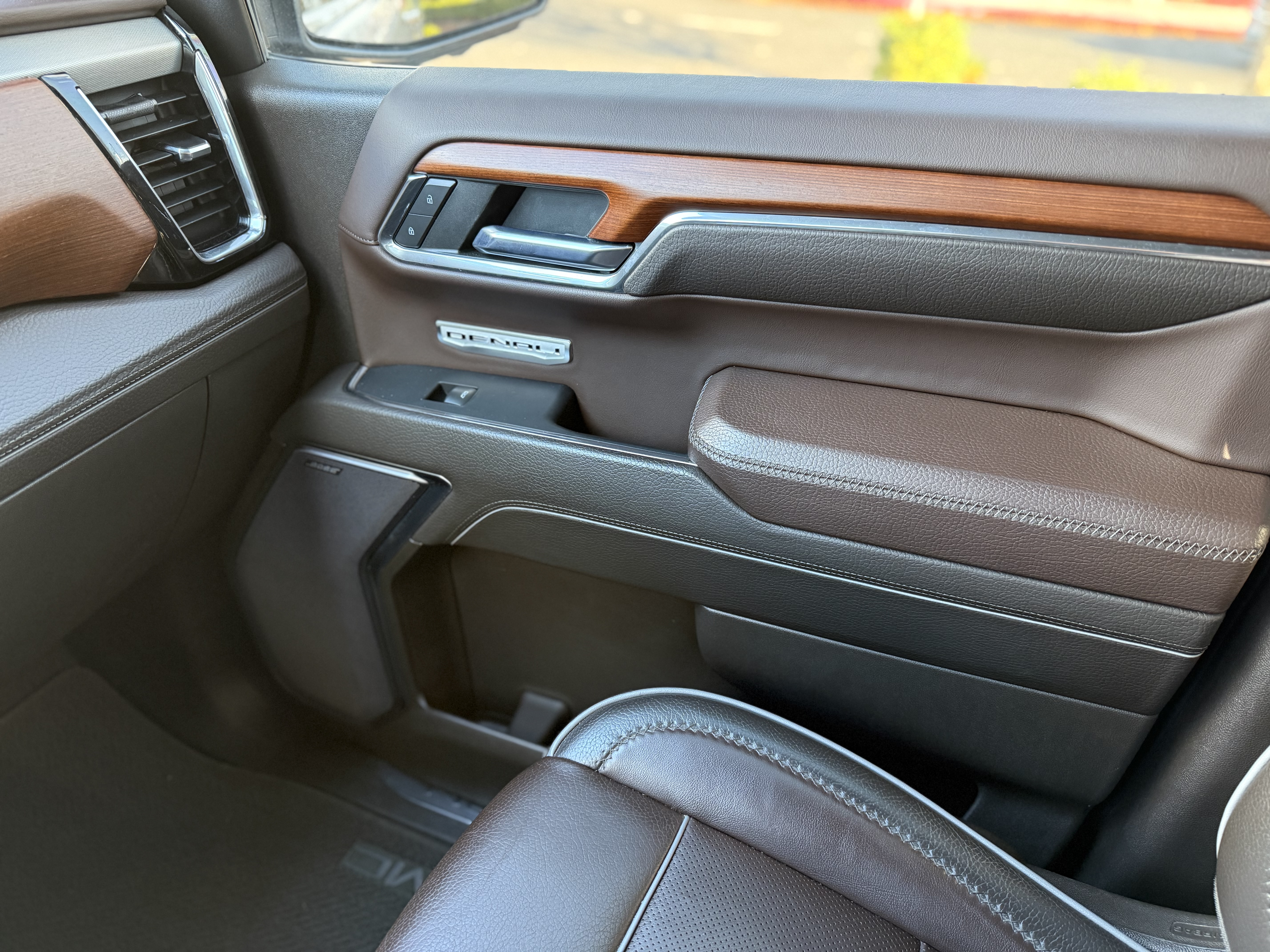 Used 2023 GMC Sierra 1500 Denali AWD/4WD image 12