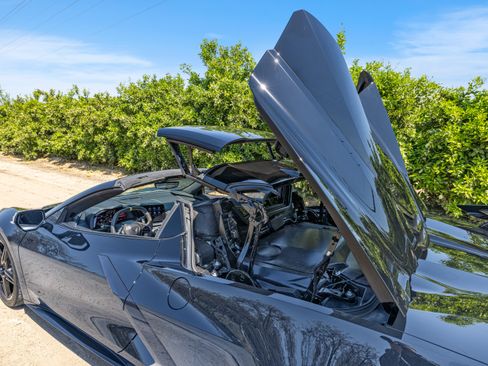 Used 2022 Chevrolet Corvette Stingray Premium Conv w/ Z51 Performance Package image 16