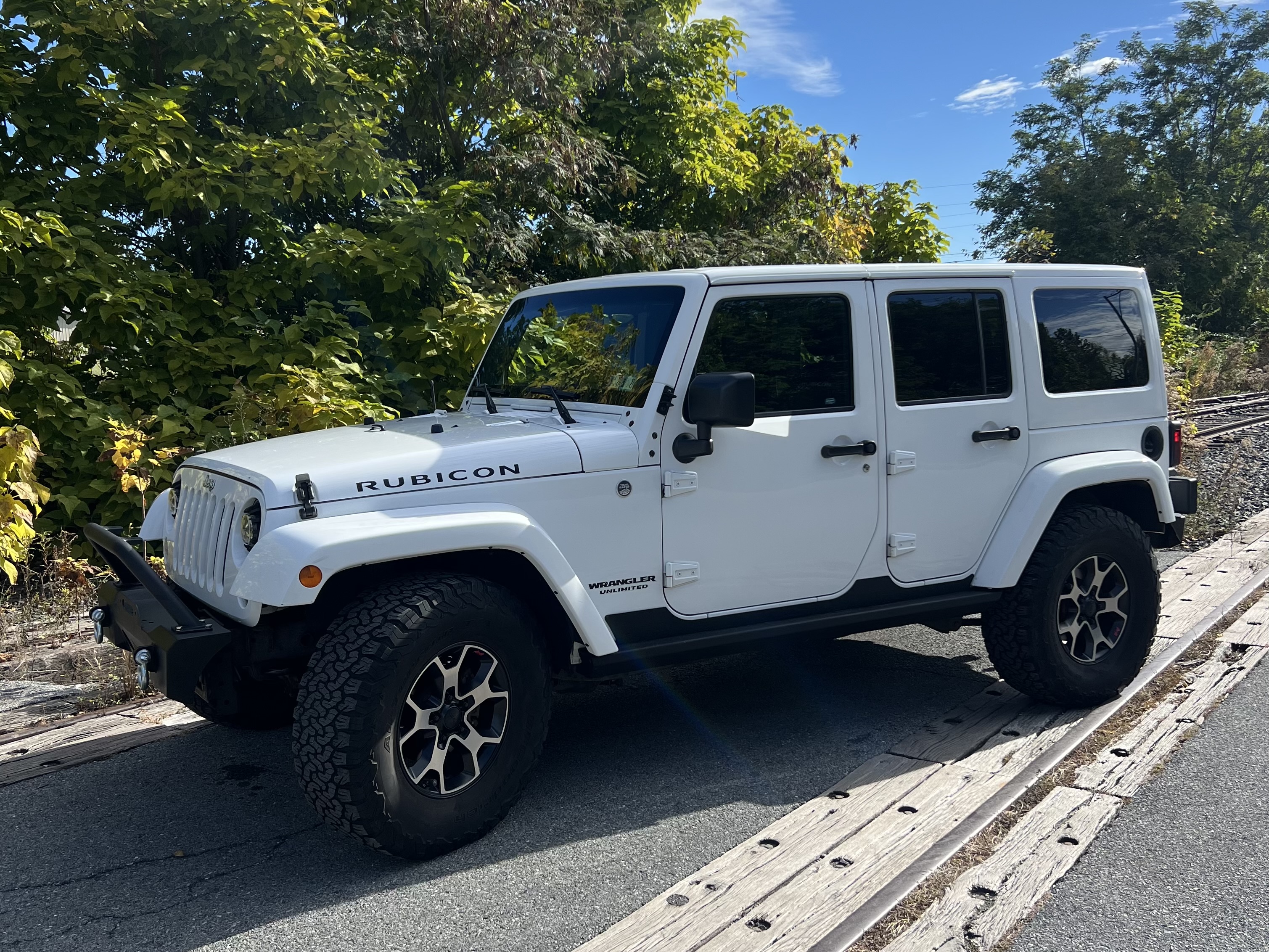 Used 2014 Jeep Wrangler Unlimited Rubicon w/ Connectivity Group AWD/4WD image 1