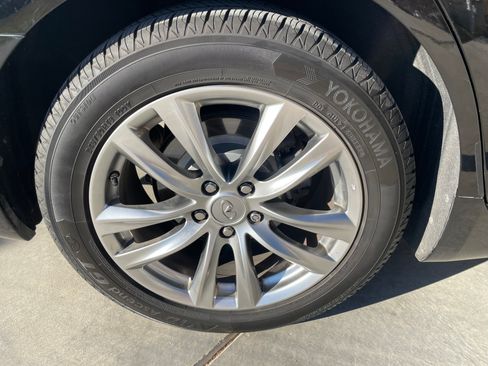 Used 2015 INFINITI Q70 3.7 image 17