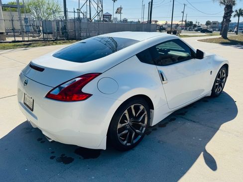 Used 2015 Nissan 370Z Coupe image 9
