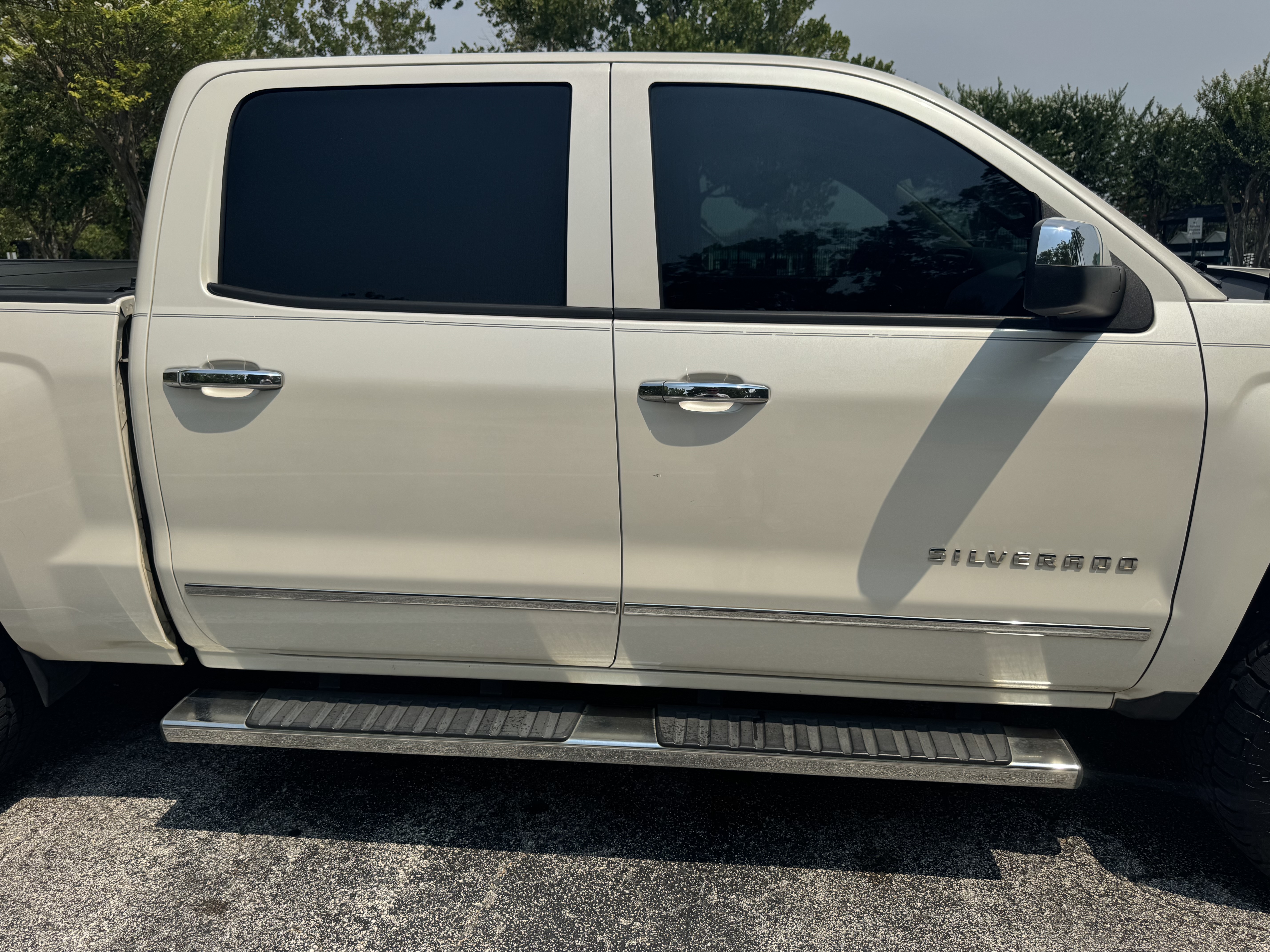 Used 2014 Chevrolet Silverado 1500 LTZ Z71 w/ LTZ Plus Package AWD/4WD image 6