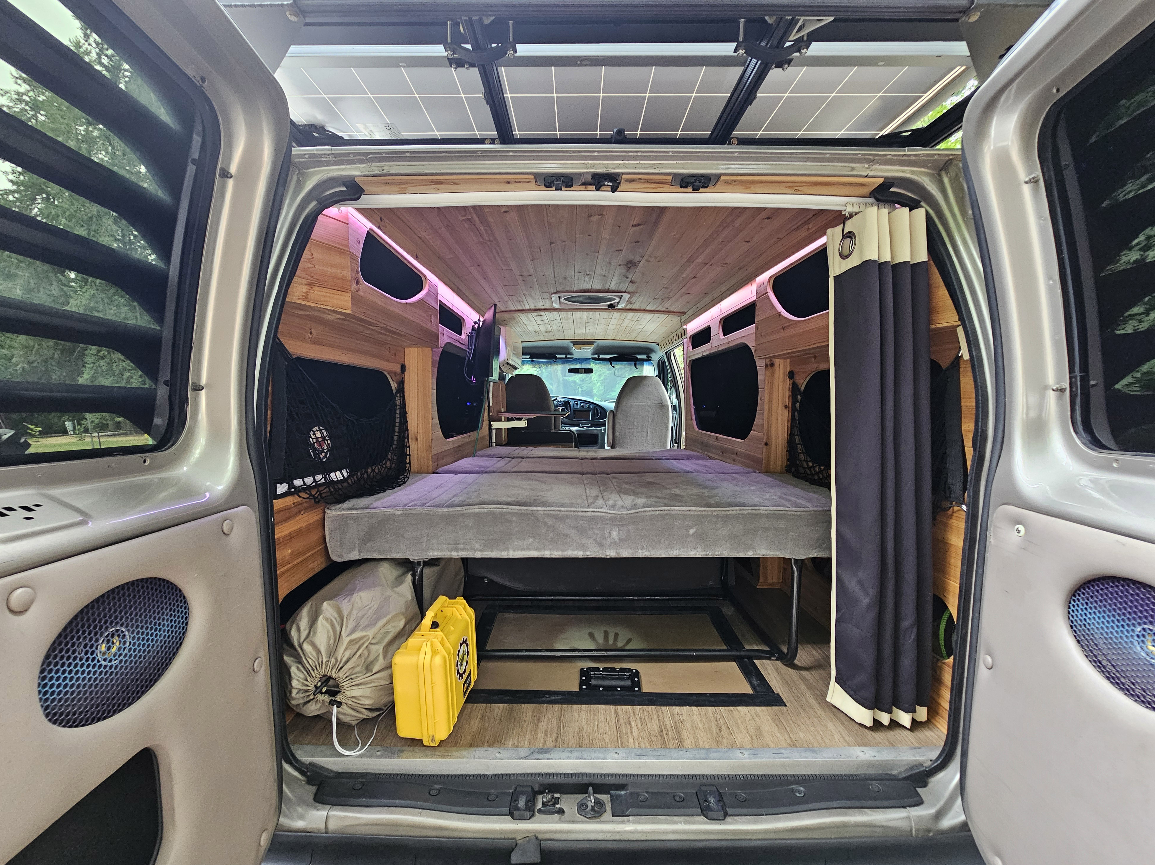 Used 2002 Ford E-350 and Econoline 350 Extended Super Duty RWD image 14