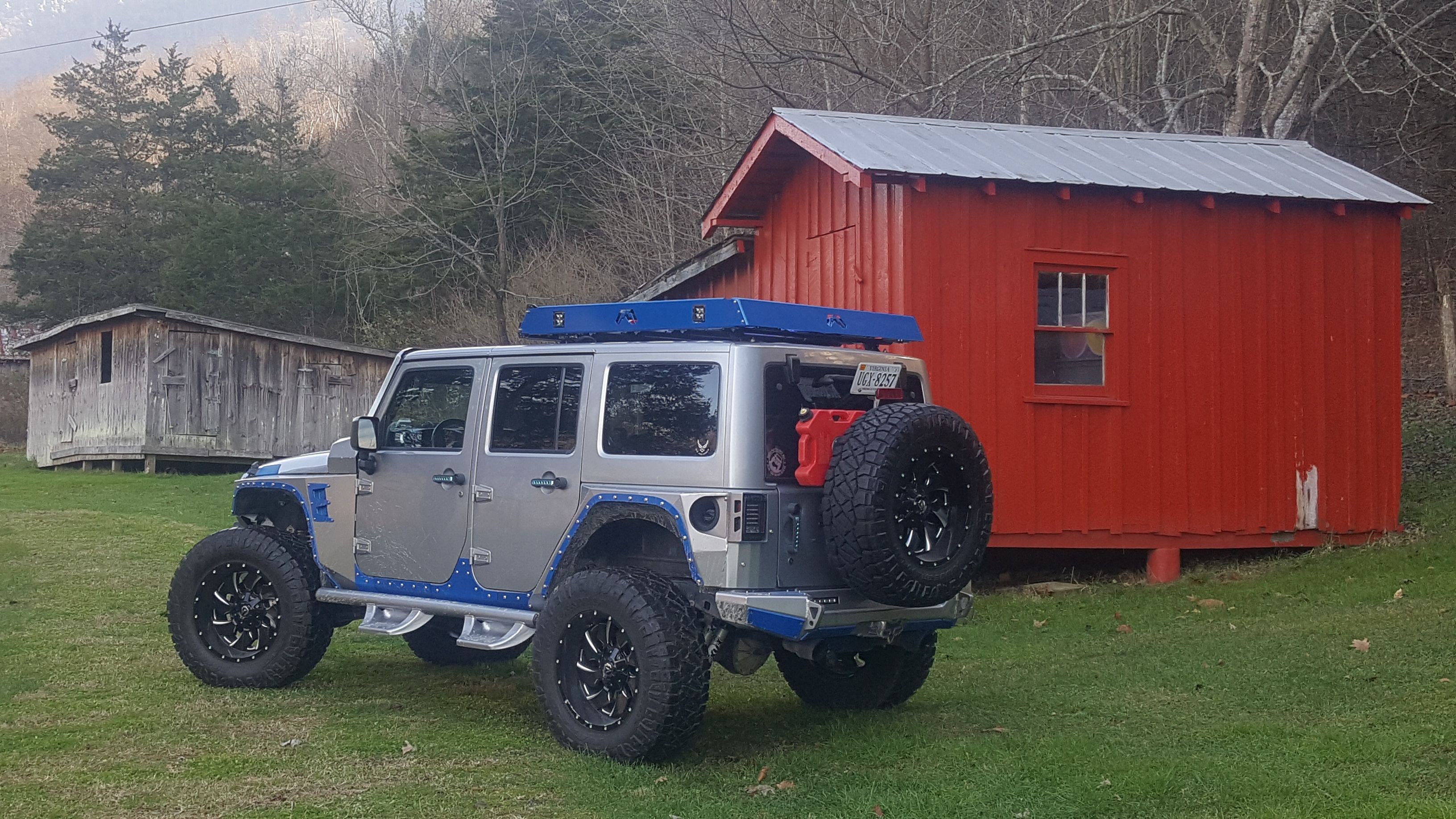 Used 2015 Jeep Wrangler Unlimited Rubicon w/ Connectivity Group AWD/4WD image 8