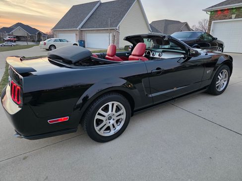 Used 2005 Ford Mustang GT Premium image 5
