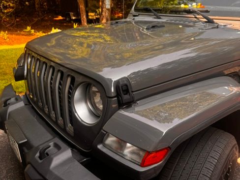 Used 2020 Jeep Gladiator Overland w/ Popular Equipment Package AWD/4WD image 11