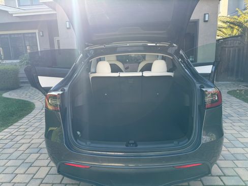 Used 2021 Tesla Model Y Performance image 13