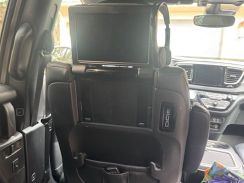 Used 2020 Chrysler Pacifica Touring-L Plus image 11