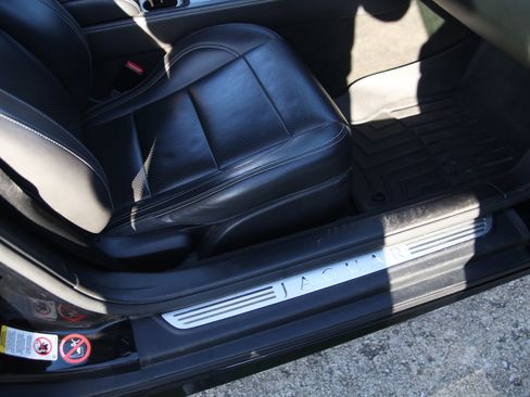 Used 2010 Jaguar XK Coupe RWD image 26