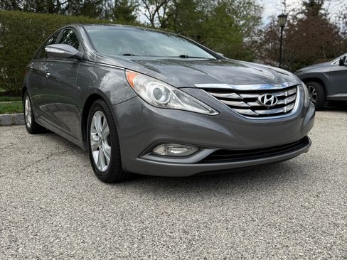 Used 2011 Hyundai Sonata Limited w/ Navigation Pkg 5 image 1