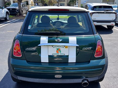Used 2003 MINI Cooper Hardtop FWD image 4