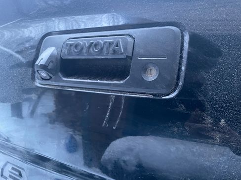 Used 2020 Toyota Tacoma SR w/ SX Package image 6