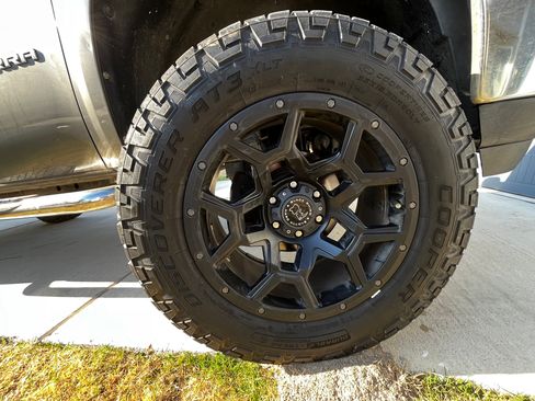 Used 2012 GMC Sierra 1500 SLE w/ Power Tech Package image 10