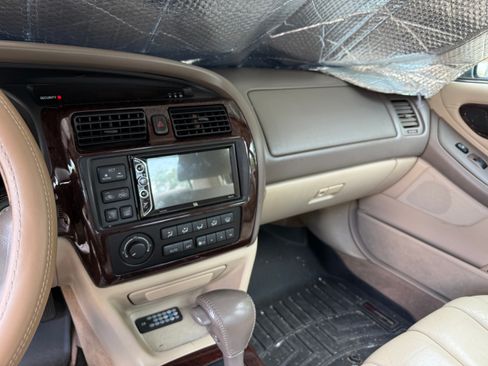 Used 1998 Toyota Avalon XLS FWD image 14