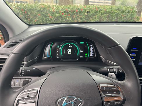 Used 2021 Hyundai Ioniq SE image 6