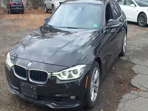 Used 2017 BMW 330e image 11