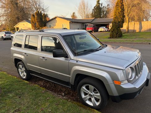 Used 2014 Jeep Patriot Limited image 2