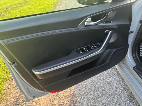 Used 2020 Kia Stinger GT1 image 18