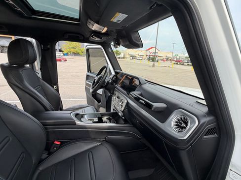 Used 2025 Mercedes-Benz G 550 image 23