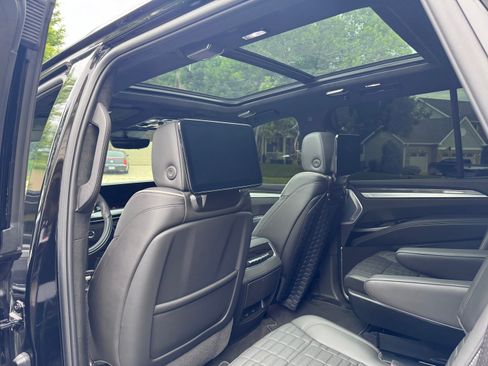 Used 2025 Cadillac Escalade V w/ LPO, ONYX Package AWD/4WD image 10