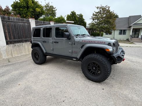 Used 2021 Jeep Wrangler Unlimited Rubicon AWD/4WD image 4