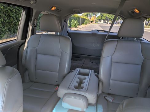 Used 2012 Honda Odyssey EX-L image 14