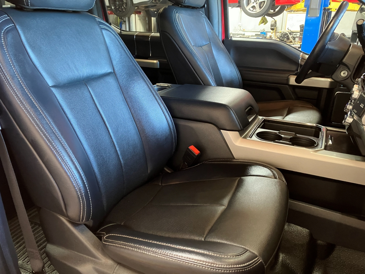 Used 2022 Ford F350 Lariat w/ Tremor Off-Road Package AWD/4WD image 10
